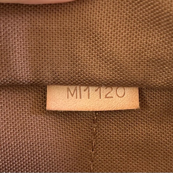 Authentic Louis Vuitton Montorgueil GM - Picture 8 of 15